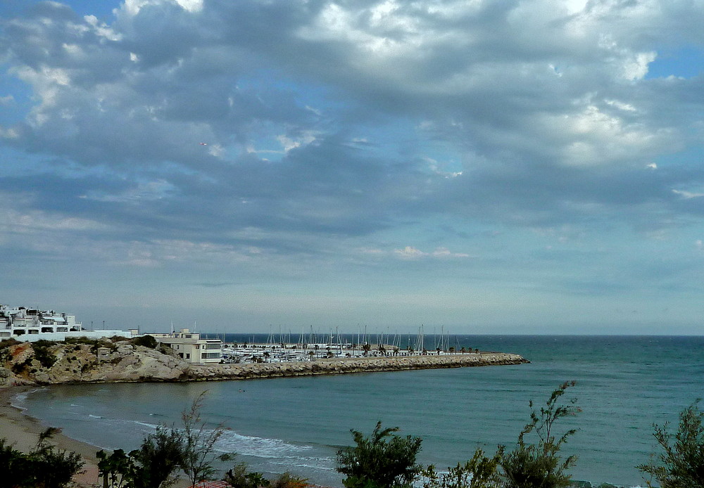 ANOCHECE en AIGUADOLÇ (Sitges)