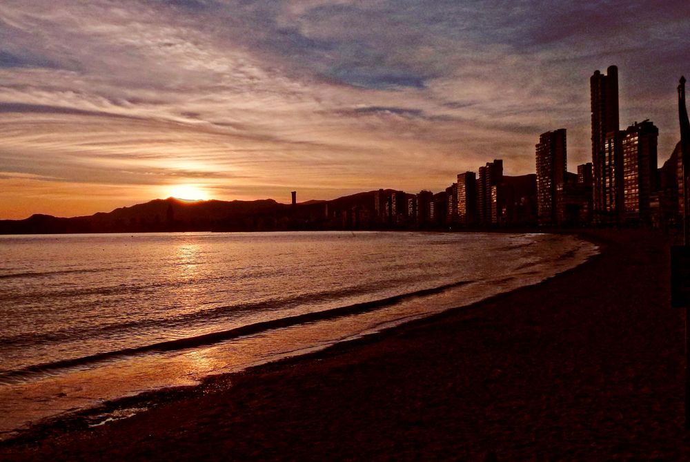 Anochece en Benidorm