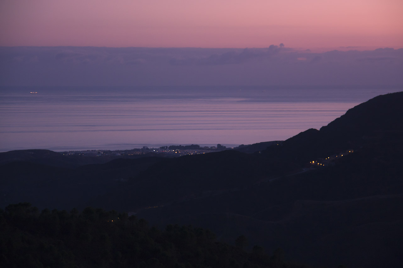 Anochece en el Estrecho