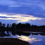 Anochecer en el río