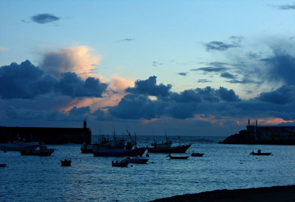 Anocheciendo en el Puerto de La Guardia