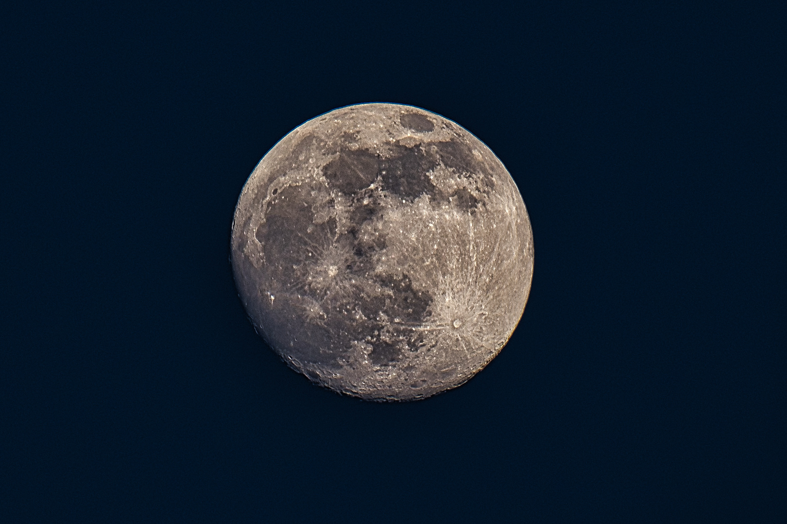 Another boring moon- pic