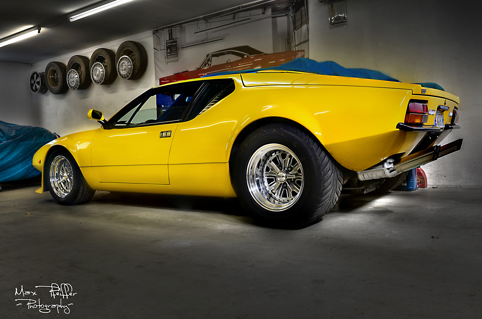 Another day in the garage -De Tomaso Pantera -