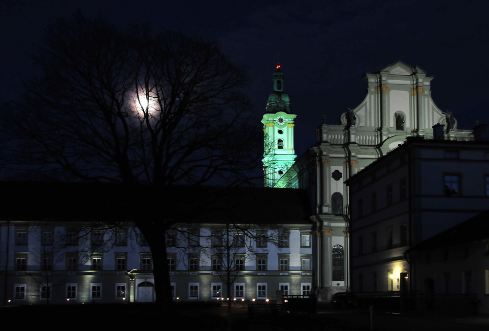 Anscheinend gibt es in FFB nur das Kloster als Fotomotiv???