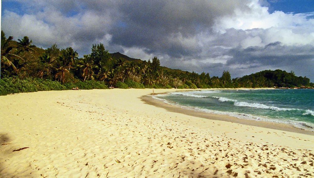 ANSE KERLAN PRASLIN