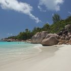 Anse Lazio, Buchtflanke