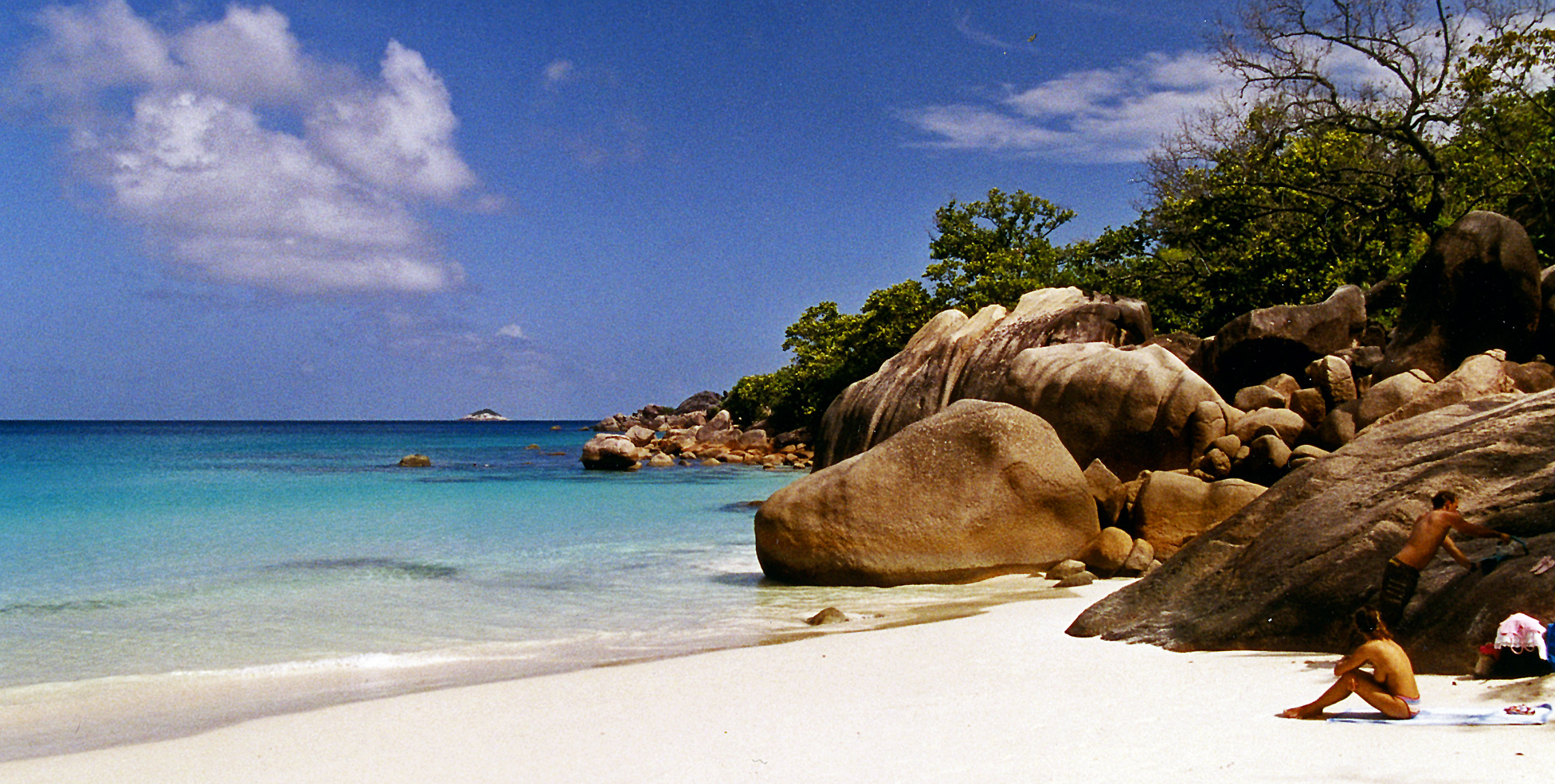 ANSE LAZIO PRASLIN