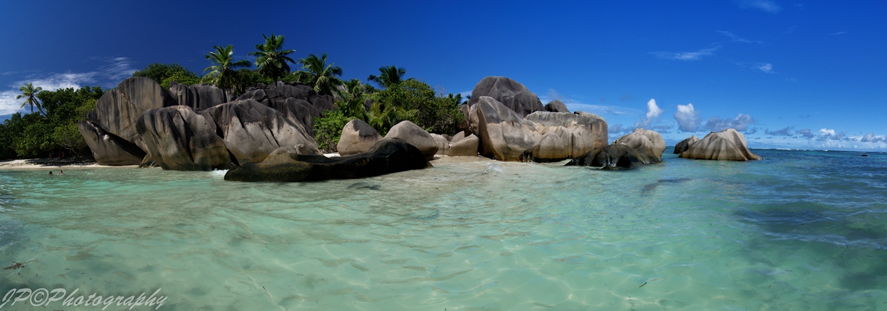 Anse Source D'Argent - Panorama besteht aus 9 Hochkant Fotos.