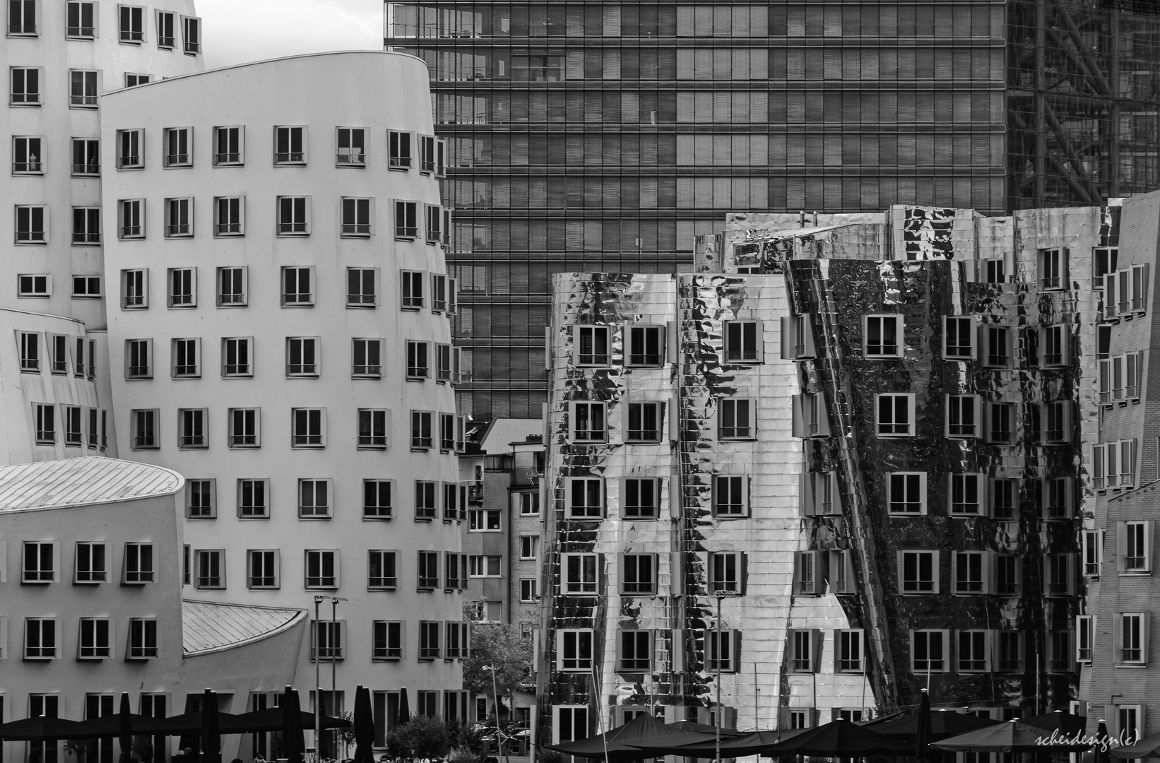 Ansicht der Gehry Bauten im Medienhafen Düsseldorf