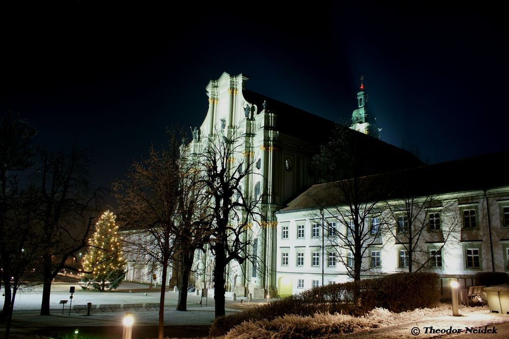 Ansicht mit Fassade der Klosterkirche in Fürstenfeld, Fürstenfeldbruck/Oberbayern