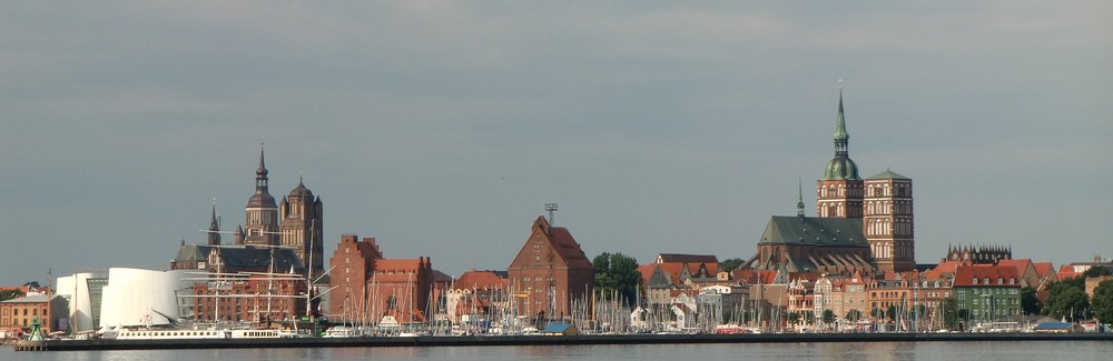 Ansicht von Stralsund mit Ozeaneum