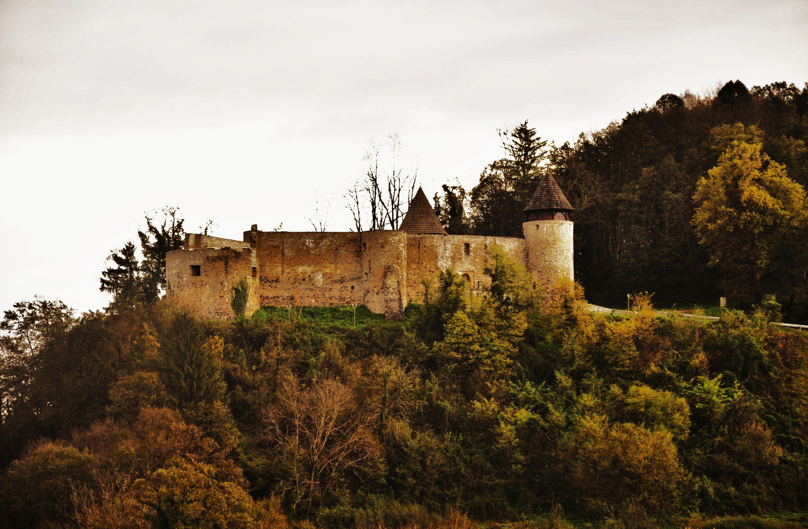 Ansichten aus Slovenien ...die Burgruine