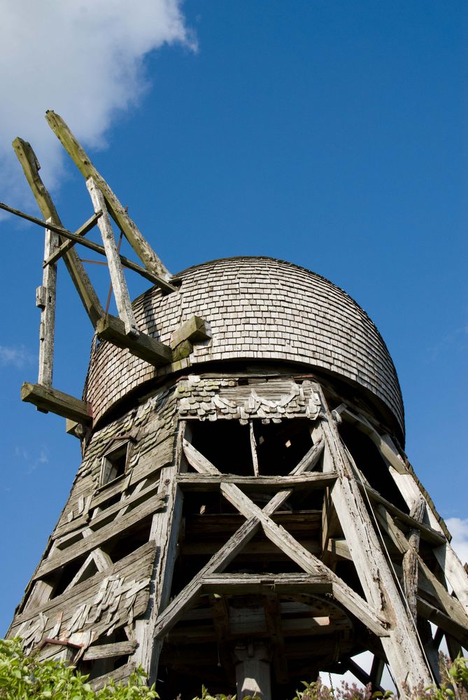 Ansichten einer verfallenen Windmühle (18)