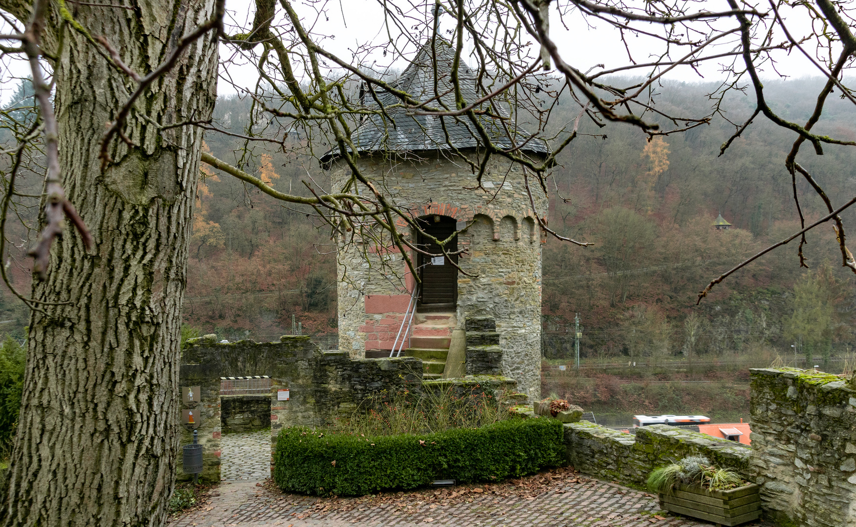 Ansichten rund um Burg Eppstein