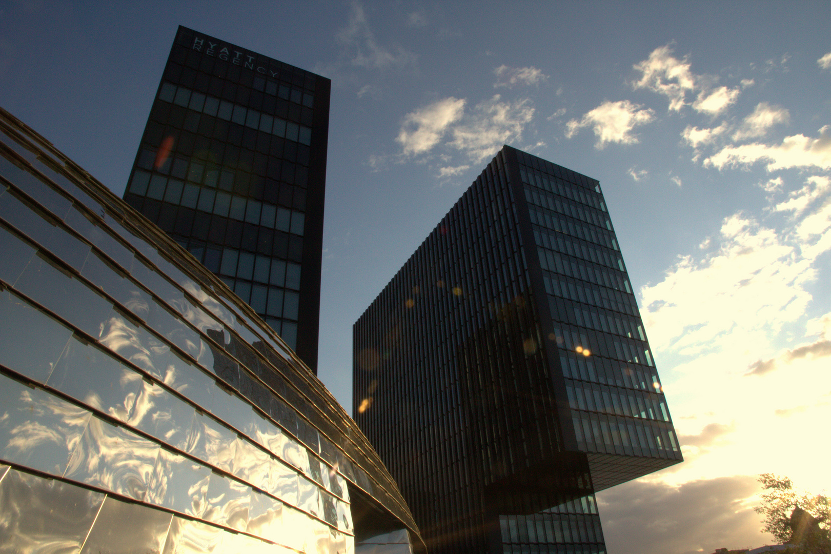 Ansichten von mir im Medienhafen 2.