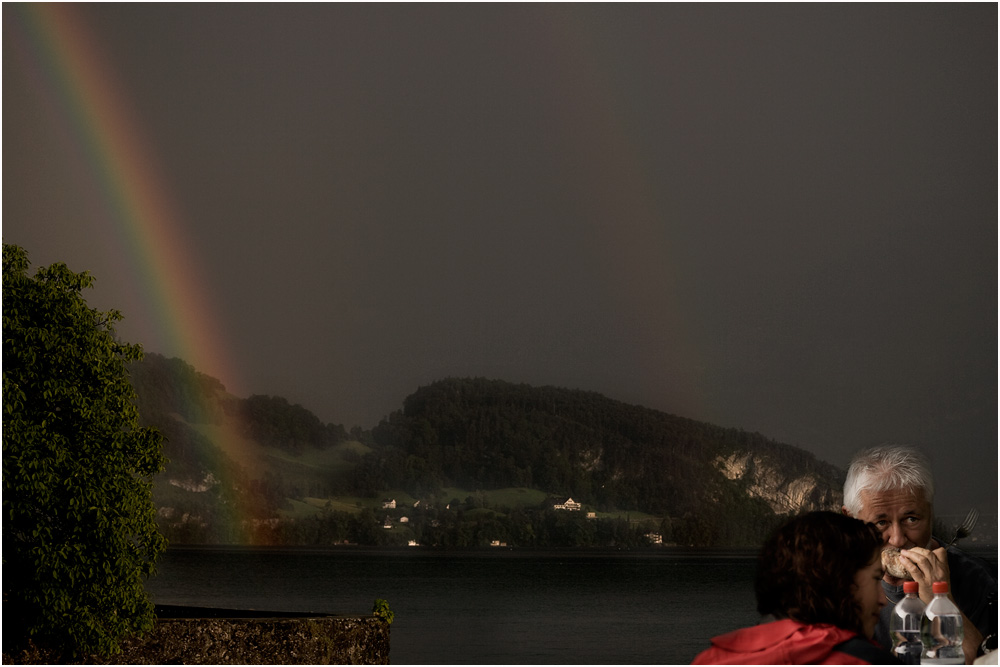 Anstatt die schöne Aussicht zu geniessen .........