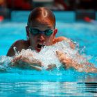 Anstrengung beim Brustschwimmen