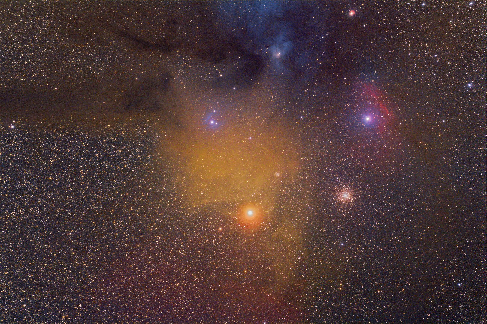 Antares und Kugelsternhaufen M4