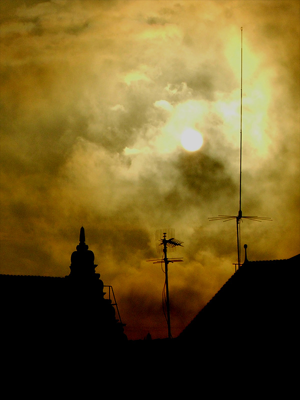 Antennen in Weltuntergangsstimmung