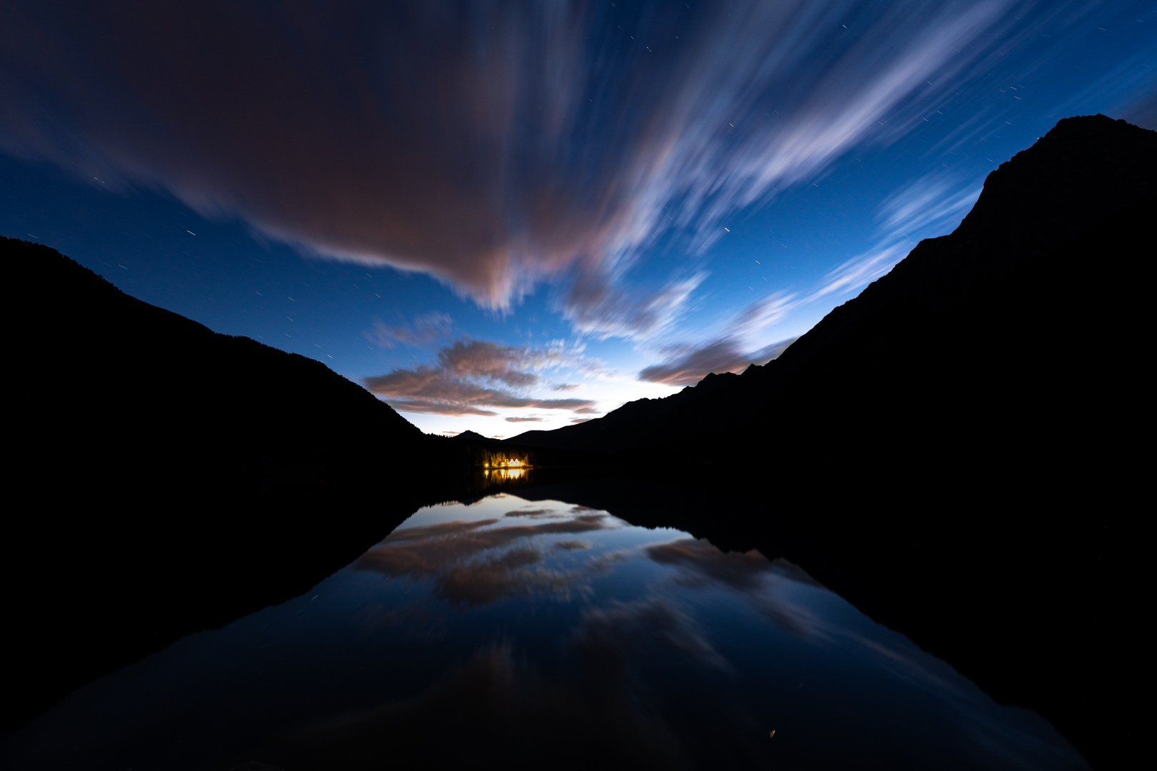 Antholzer See in der Abenddämmerung 