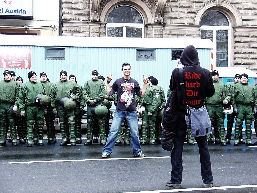 AntiBUSH Demonstranten in MAINZ (2)