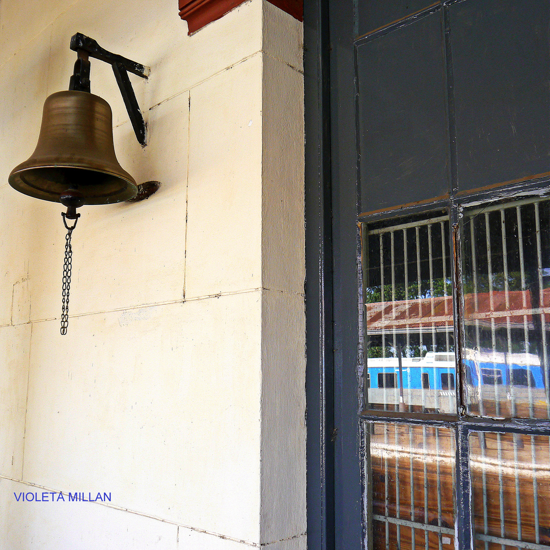 ANTIGUA CAMPANA DE LA ESTACION DE TREN DE BRAGADO,PCIA BSAIRES