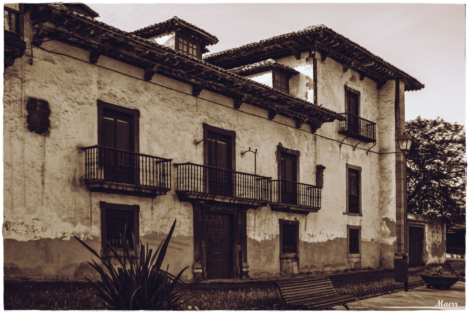 Antigua casona típica de Asturias. Luanco.