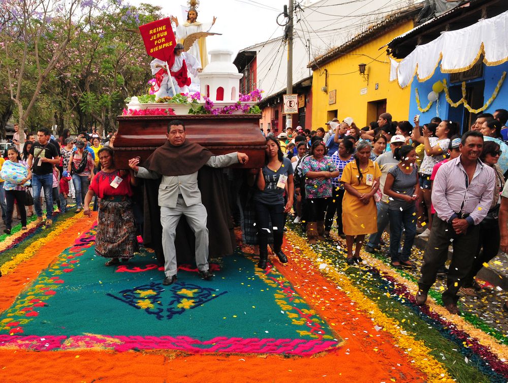 Antigua: Oster-Prozession 9