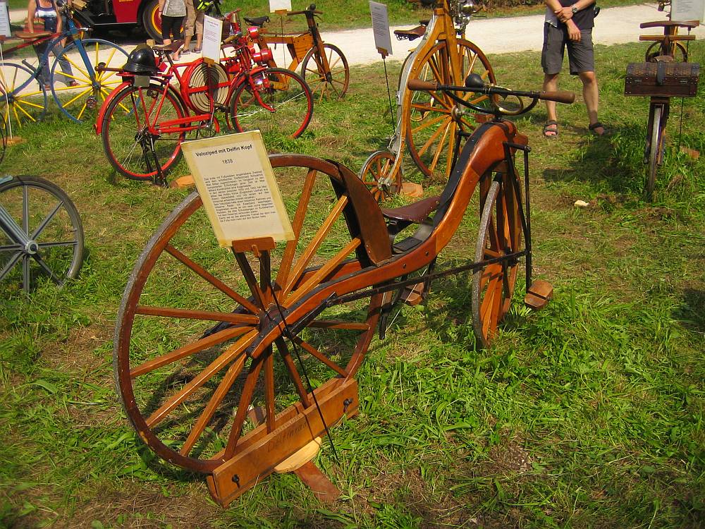 antike Fahrräder