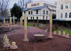 "Antiker" Kinderspielplatz in Wiesbaden