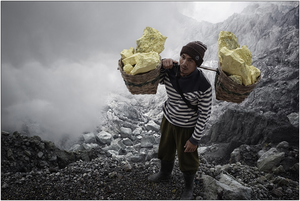 Anto Kawah Ijen Foto Bild erwachsene menschen bei Anto Kawah Ijen Foto Bild erwachsene menschen bei