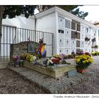 Antonio Machado descansa en la eternidad.