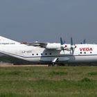 Antonov 12 der Vega Air