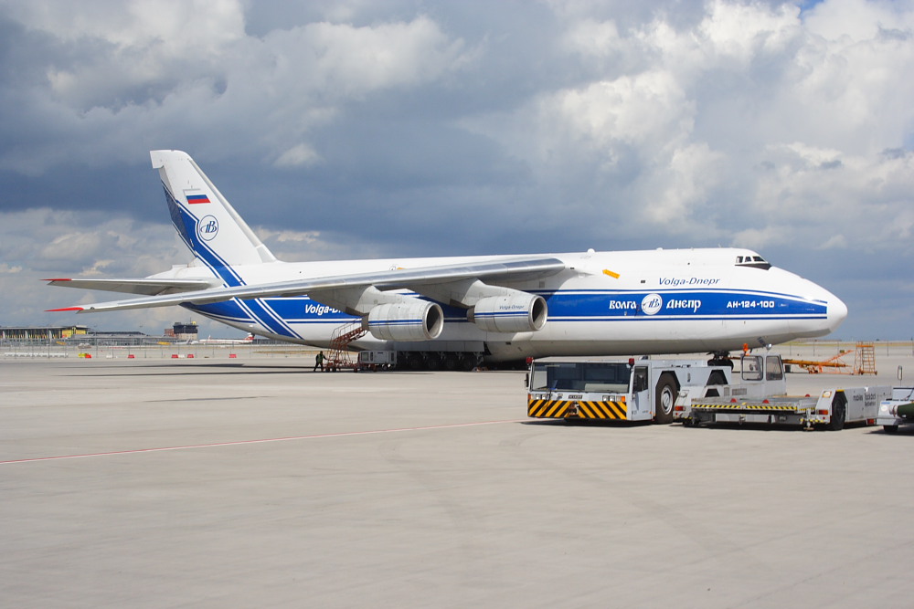 Antonov 124-100