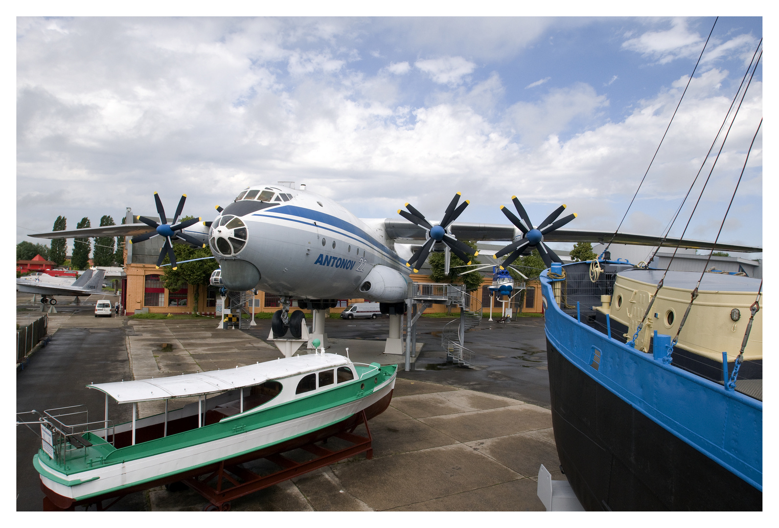 Antonov 22