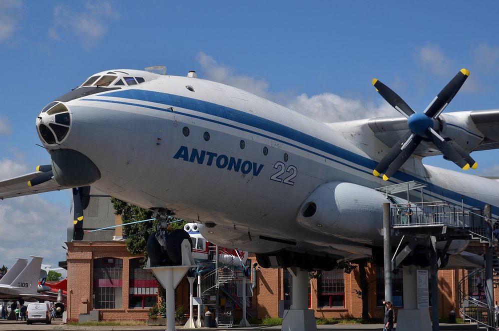 Antonov 22