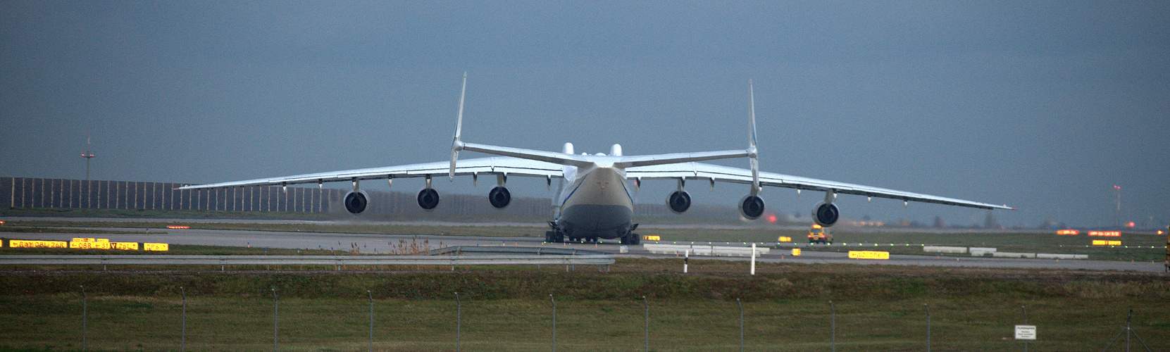 Antonov 225 beim Start