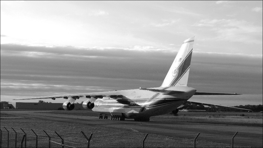 Antonov AH-124-100 III