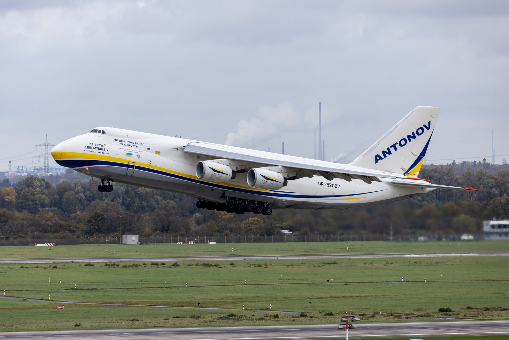 Antonov AN-124