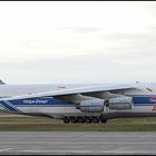 Antonov AN 124-100 der Fluggesellschaft "Volga Dnepr"