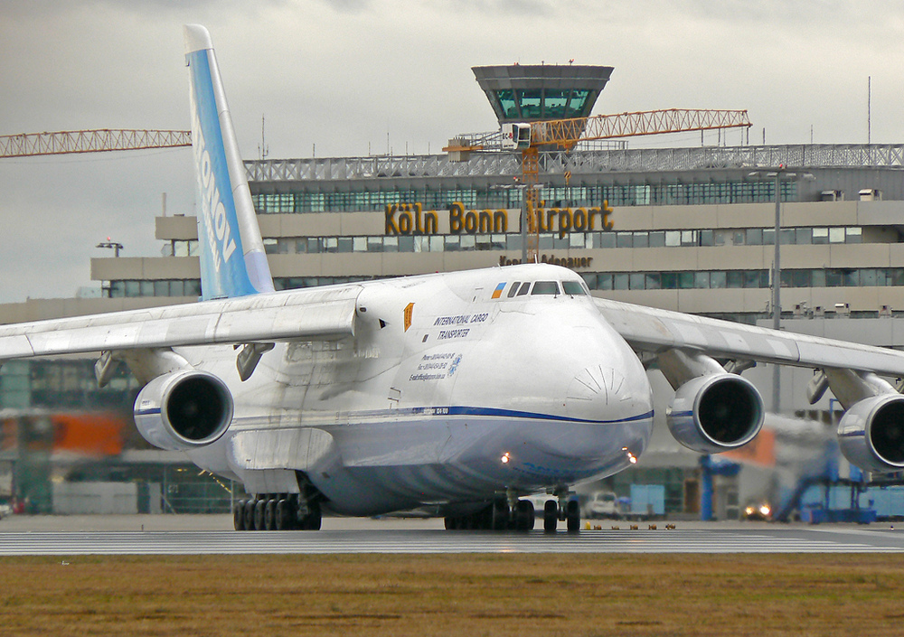 Antonov An 124-200 ; UR-82007 ; Antonov Design Bureau