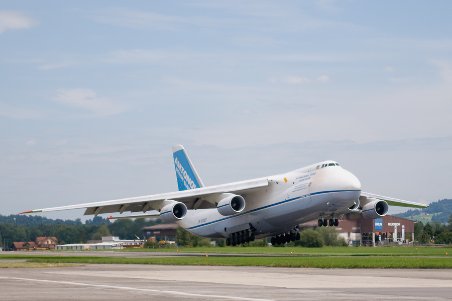 Antonov An-124