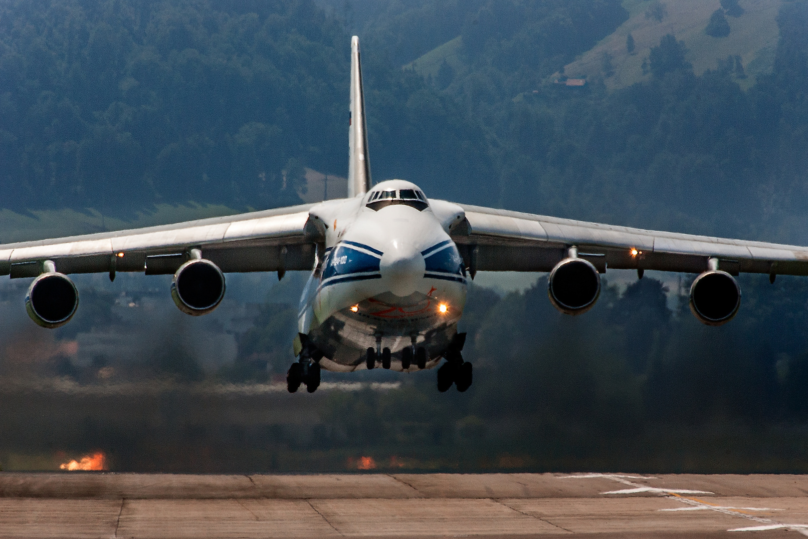 Antonov An-124 Abflug in Emmen, CH