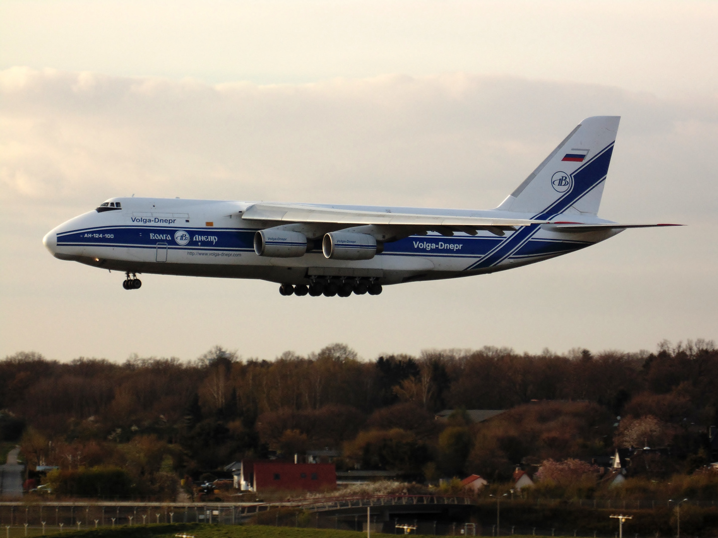 Antonov An-124