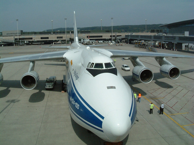 Antonov An-124 RUSLAN