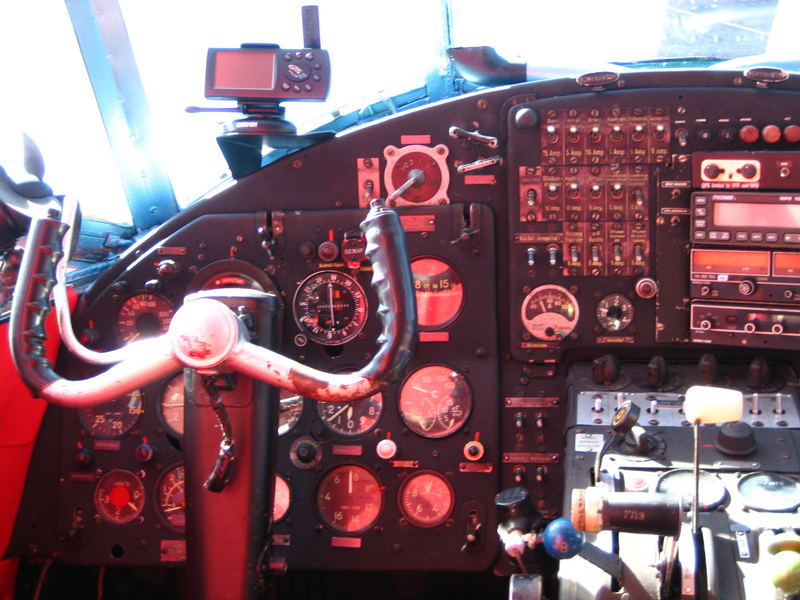 Antonov AN-2 Das Cockpit