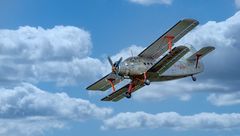 Antonov AN-2 im Landeanflug