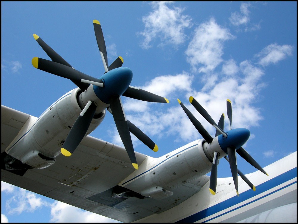 Antonov AN-22