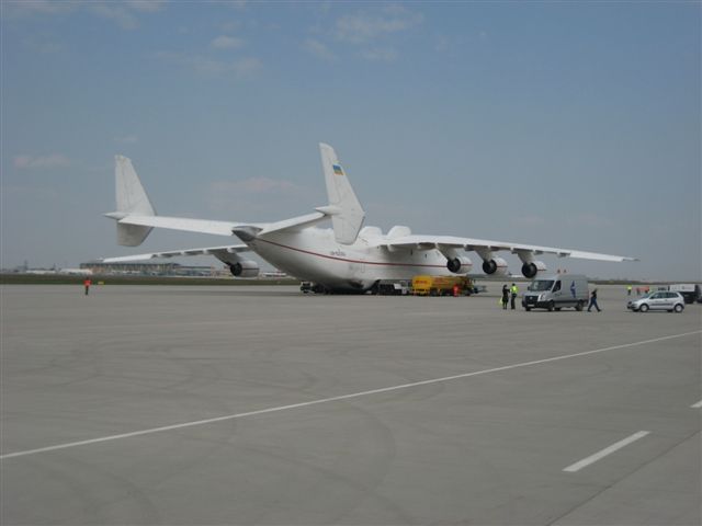 Antonov AN 225 (2)