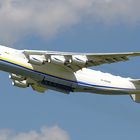 Antonov An-225 „Mrija“ beim Start von LEJ